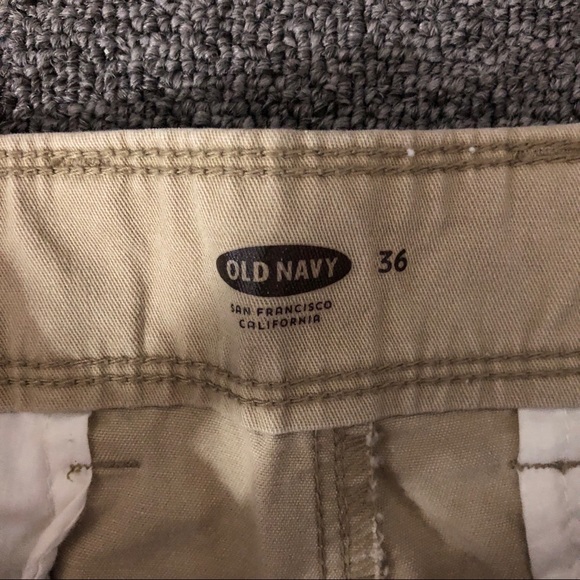 Old navy - khaki shorts - size 36 - Picture 2 of 3